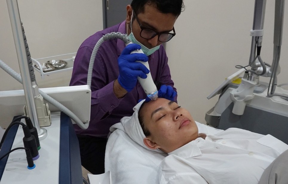 Thumbnail Mencoba Treatment di SKINDA Dermatology Untuk Atasi Bekas Jerawat 1