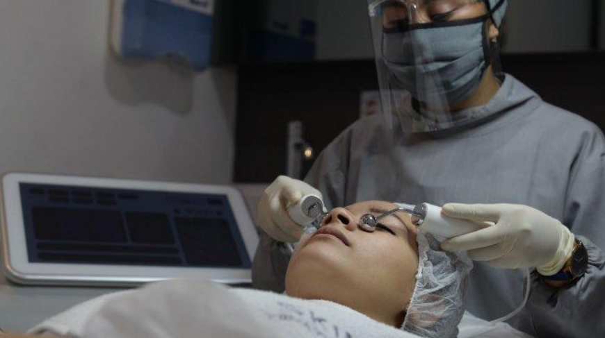 Thumbnail Jaga Penampilan Tetap Awet Muda dengan Treatment Anti Wrinkle Eye Skinda Dermato-Aesthetic Clinic 1